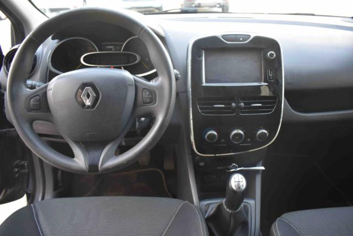 Renault Clio 1.5 dCi 8V 75CV 5 porte Live (9)