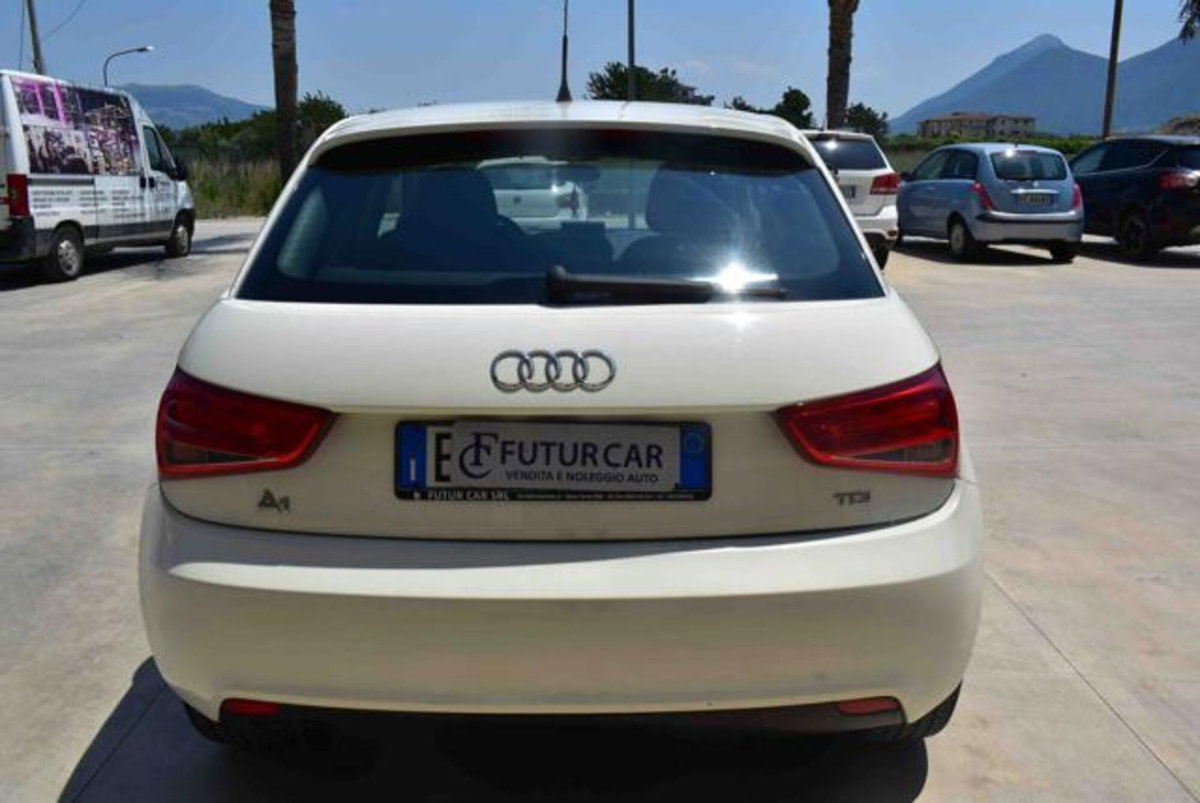 Audi A1 Sportback 1.6 TDI S tronic Attraction (14)