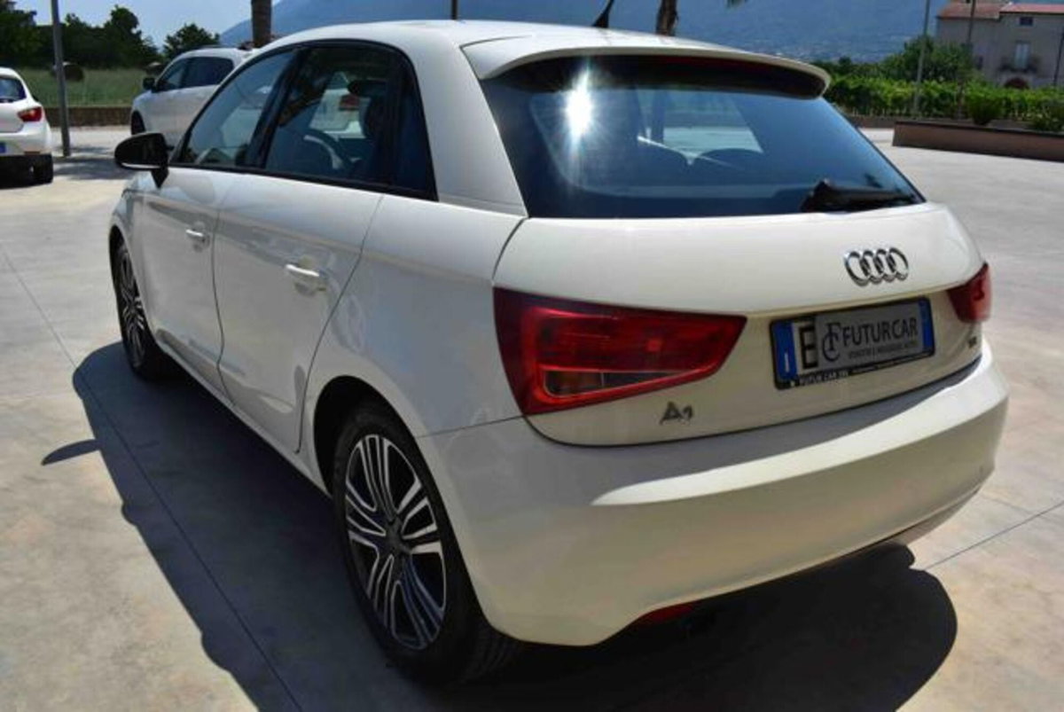 Audi A1 Sportback 1.6 TDI S tronic Attraction (16)