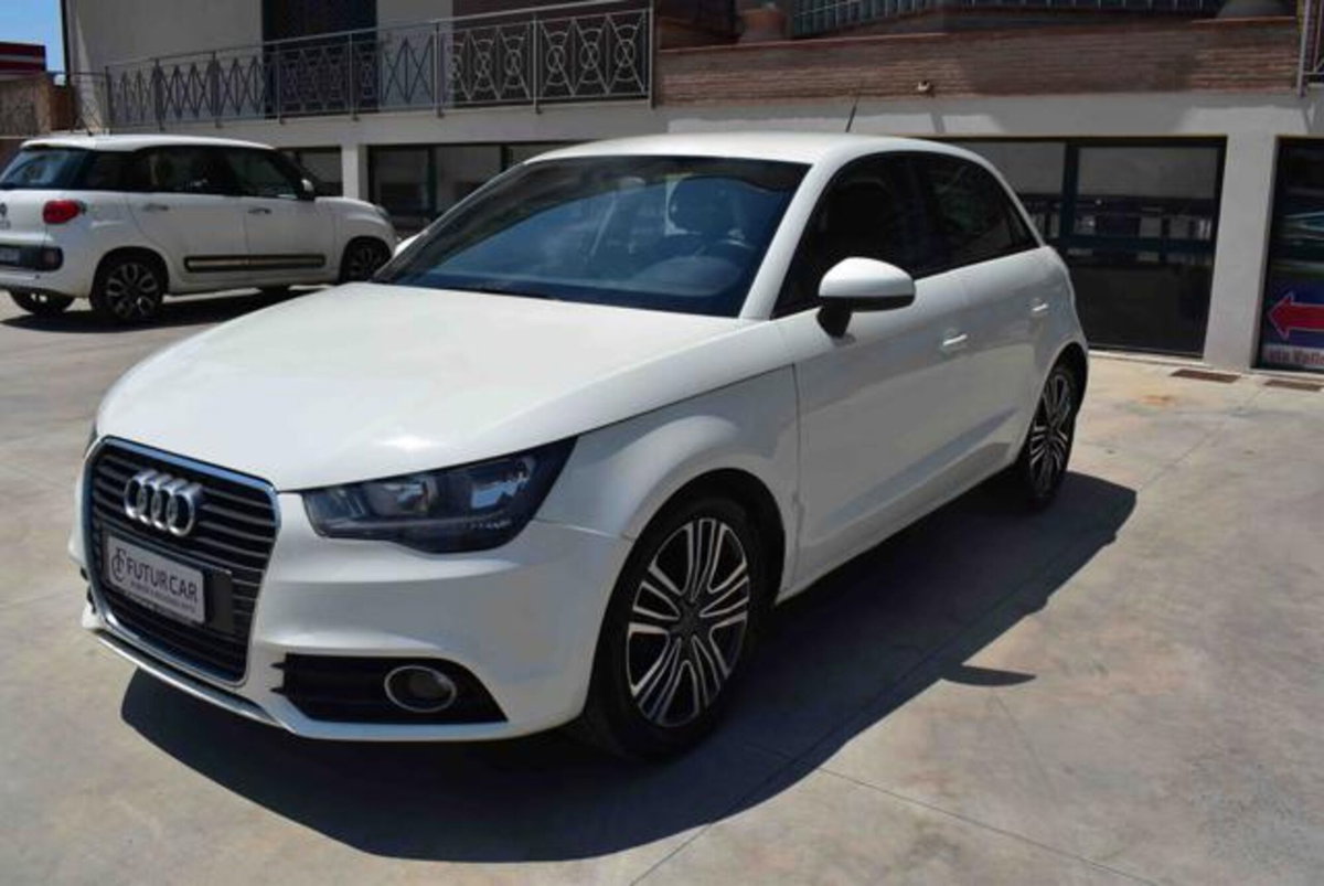 Audi A1 Sportback 1.6 TDI S tronic Attraction (2)
