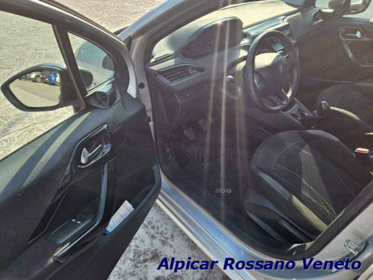 Peugeot 208 HDi 68 CV 5 porte Allure (11)