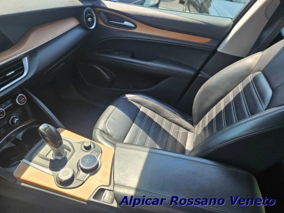 Alfa Romeo Stelvio Stelvio 2.2 Turbodiesel 180 CV AT8 Q4 Super (11)