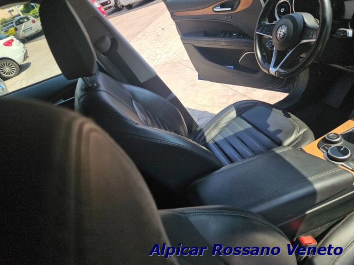 Alfa Romeo Stelvio Stelvio 2.2 Turbodiesel 180 CV AT8 Q4 Super (18)