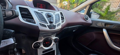Ford Fiesta 1.4 5 porte Bz.- GPL Titanium (14)