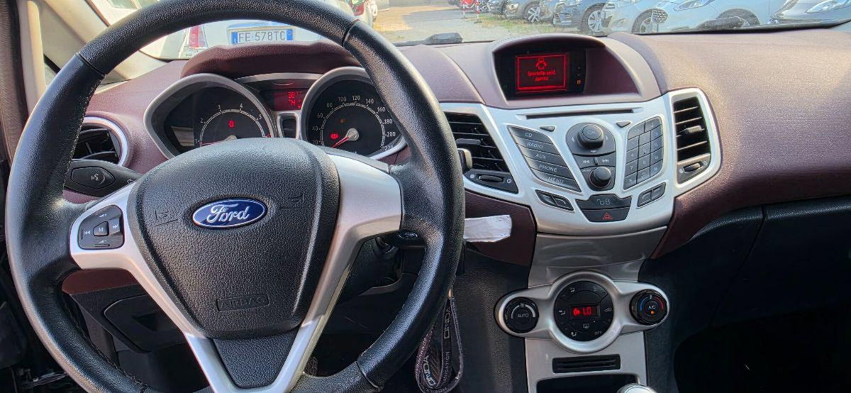 Ford Fiesta 1.4 5 porte Bz.- GPL Titanium (19)