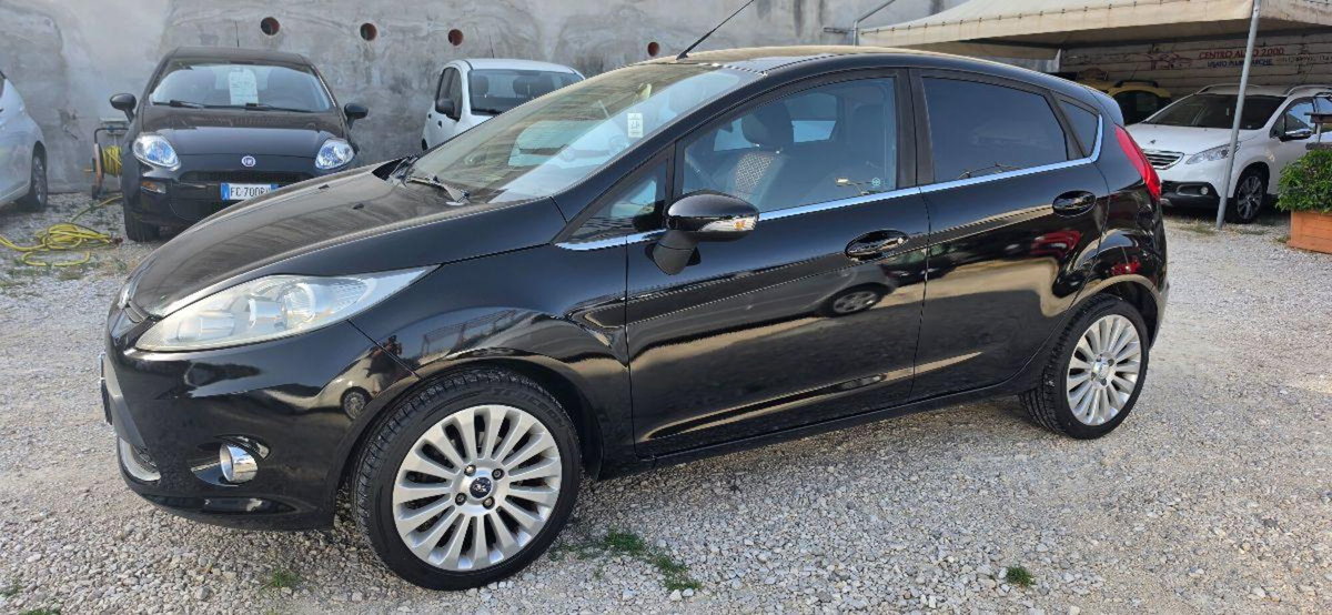 Ford Fiesta 1.4 5 porte Bz.- GPL Titanium (3)