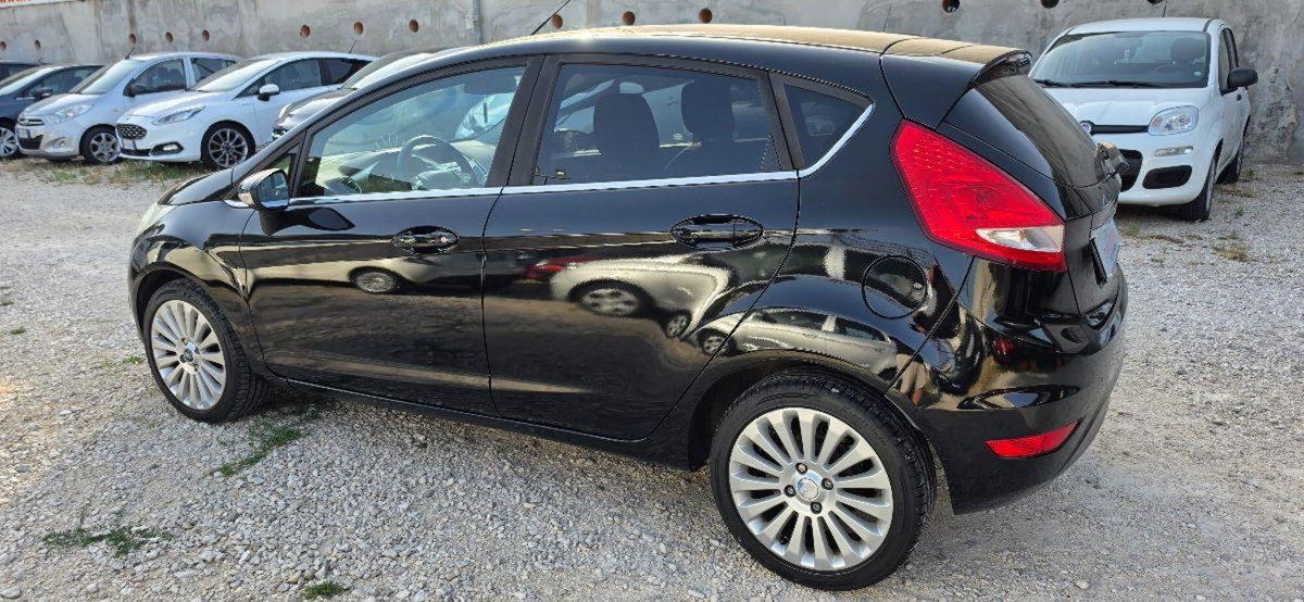 Ford Fiesta 1.4 5 porte Bz.- GPL Titanium (4)