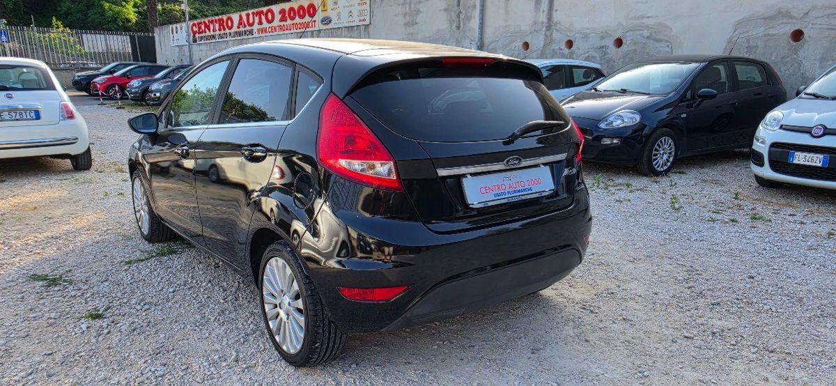 Ford Fiesta 1.4 5 porte Bz.- GPL Titanium (5)