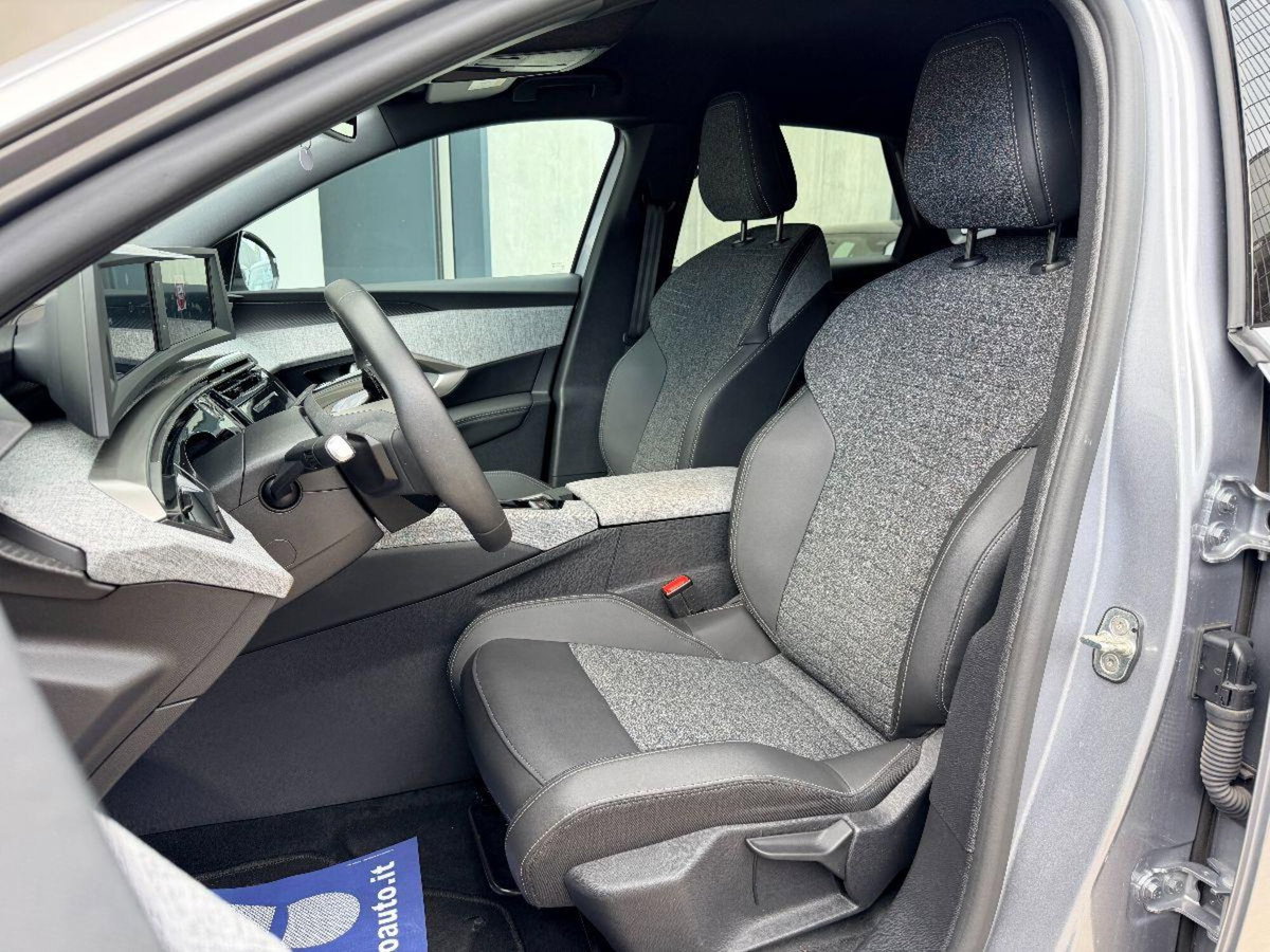 Peugeot 3008 1.2 hybrid Allure Business 145cv e-dcs6 (12)