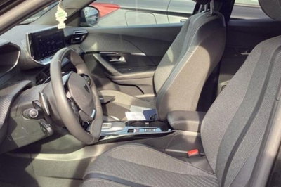 Peugeot 2008 BlueHDi 130 S&S EAT8 Allure (4)
