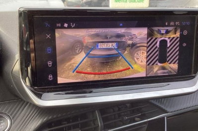 Peugeot 2008 BlueHDi 130 S&S EAT8 Allure (5)