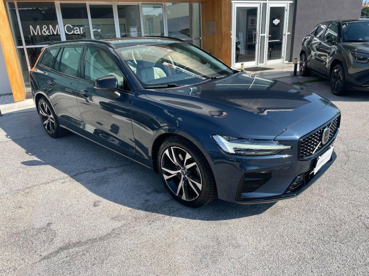 Volvo V60 B4 automatico Plus Dark