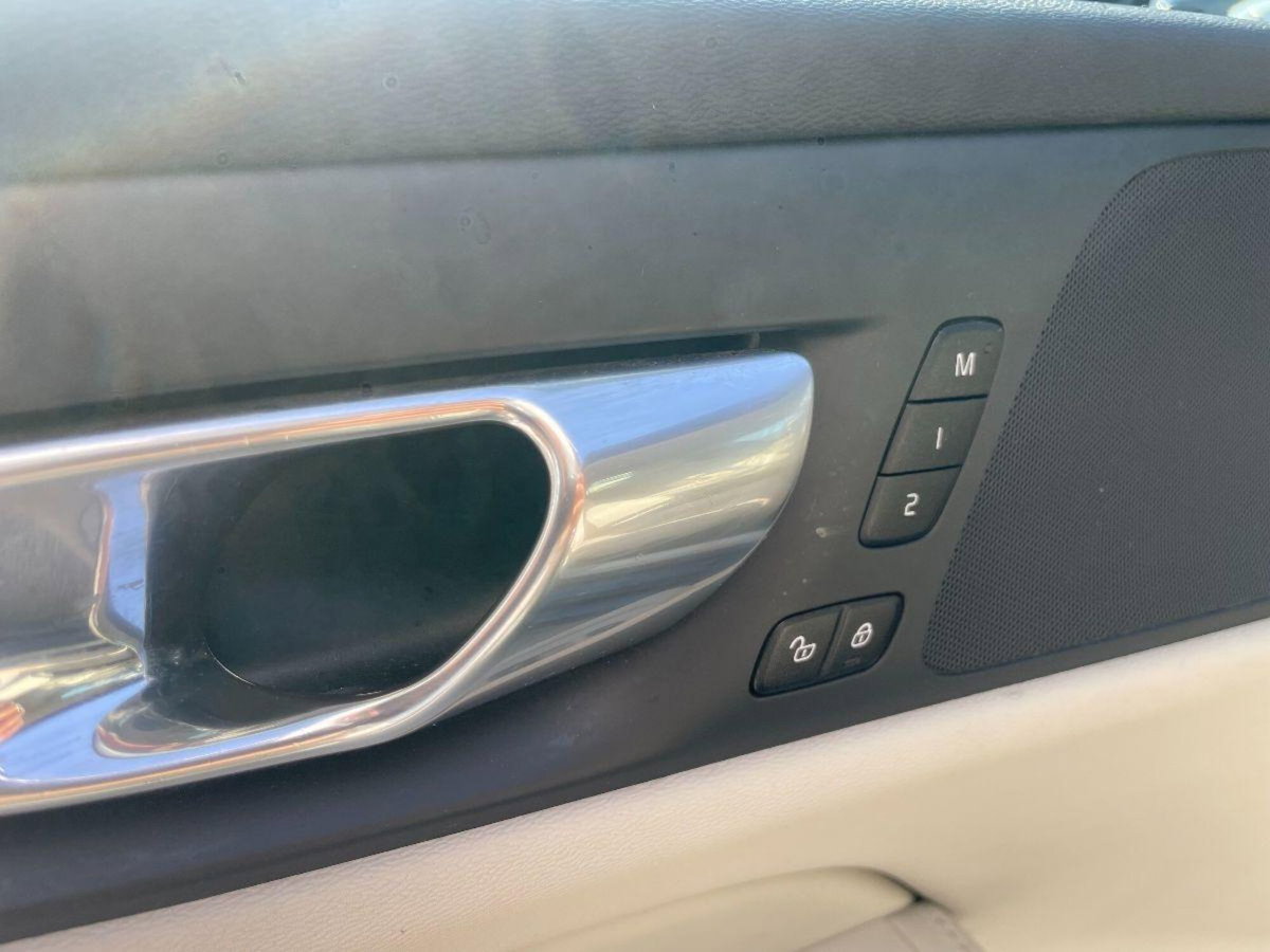 Volvo V60 B4 automatico Plus Dark (11)