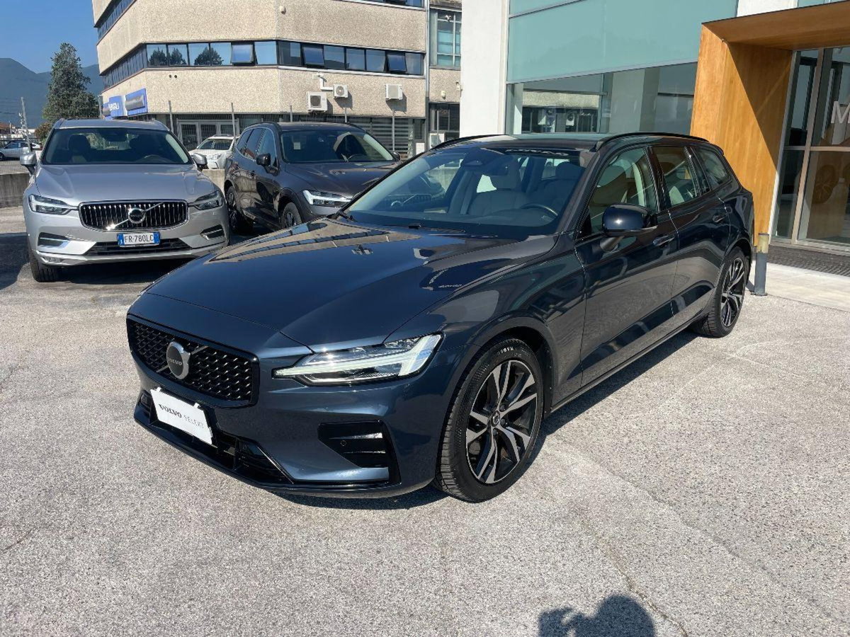 Volvo V60 B4 automatico Plus Dark (2)