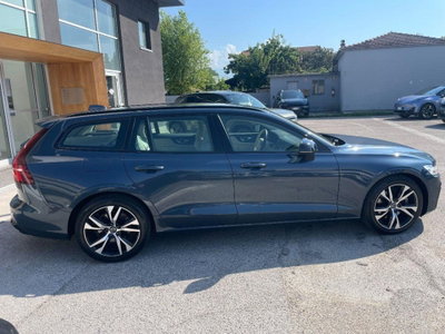 Volvo V60 B4 automatico Plus Dark (4)