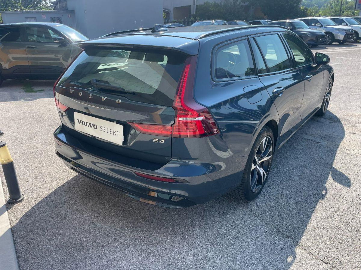 Volvo V60 B4 automatico Plus Dark (5)