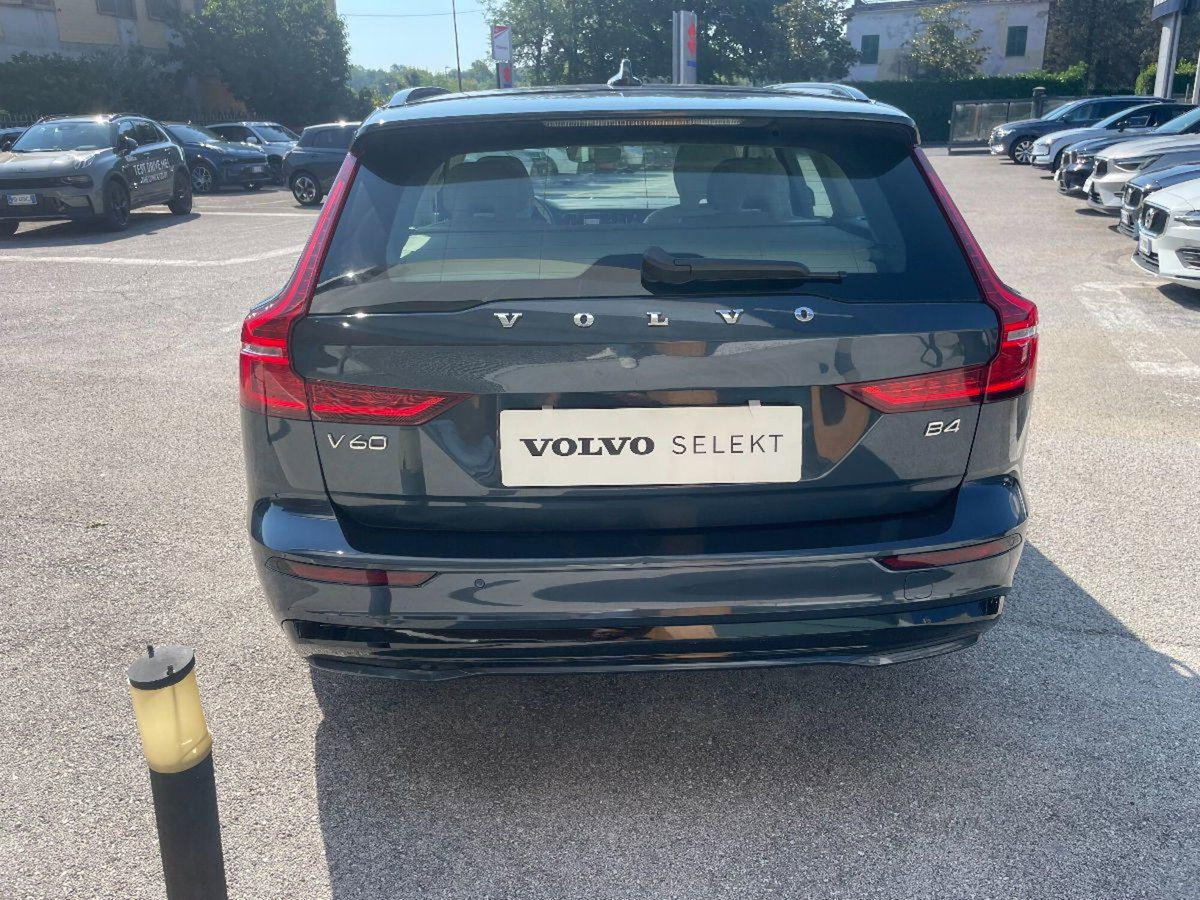Volvo V60 B4 automatico Plus Dark (6)