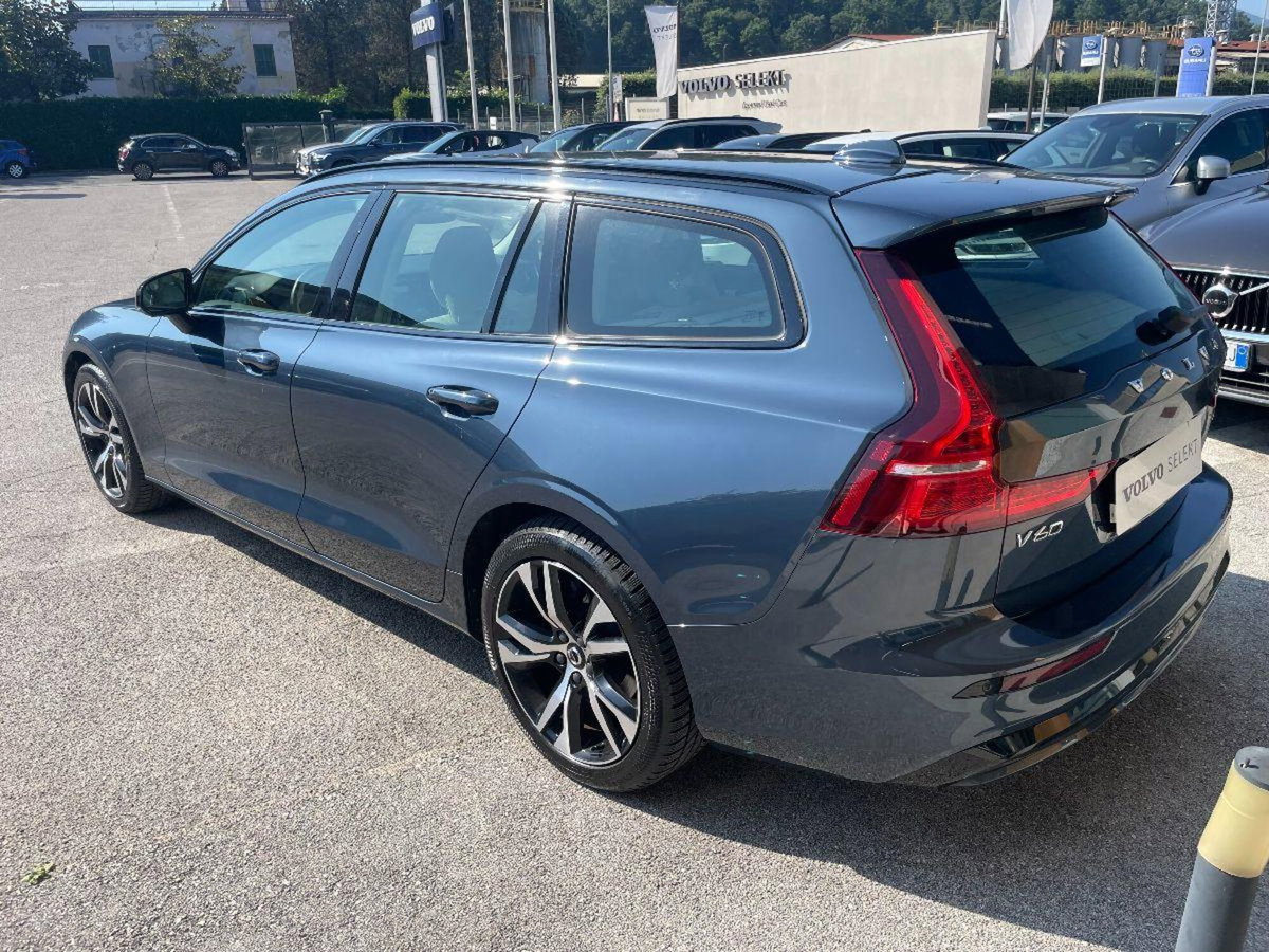 Volvo V60 B4 automatico Plus Dark (7)