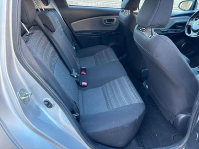 Toyota Yaris 1.D-4D 5 porte Active (12)