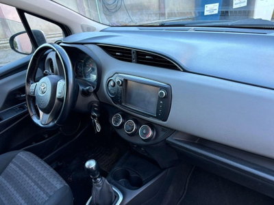 Toyota Yaris 1.D-4D 5 porte Active (13)
