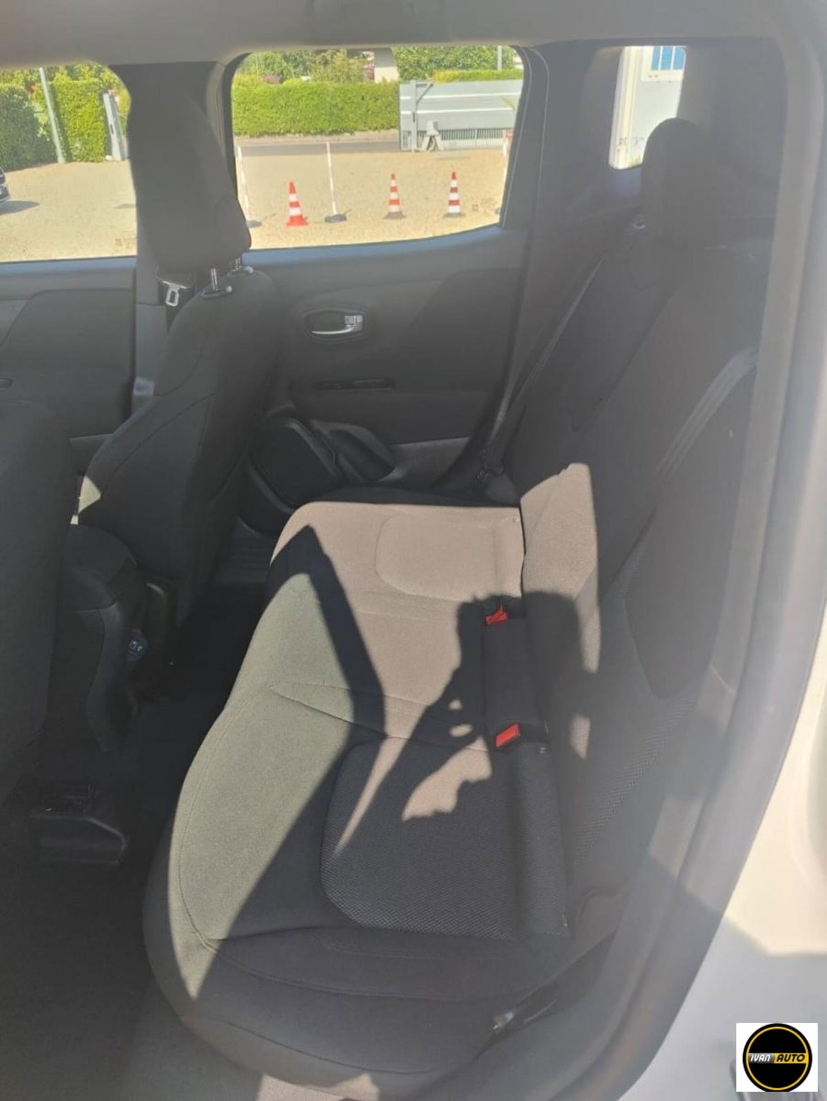 Jeep Renegade 2.0 Mjt 140CV 4WD Active Drive Limited (12)