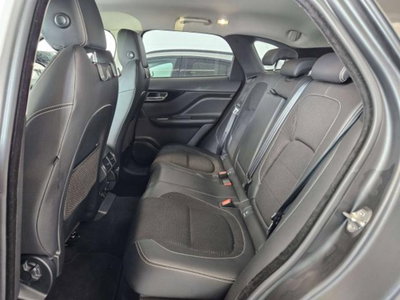 Jaguar F-Pace 2.0 D 180 CV AWD R-Sport (9)