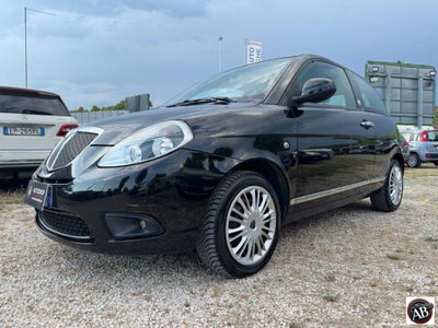 Lancia Ypsilon 1.4 Diva Ecochic GPL (2)
