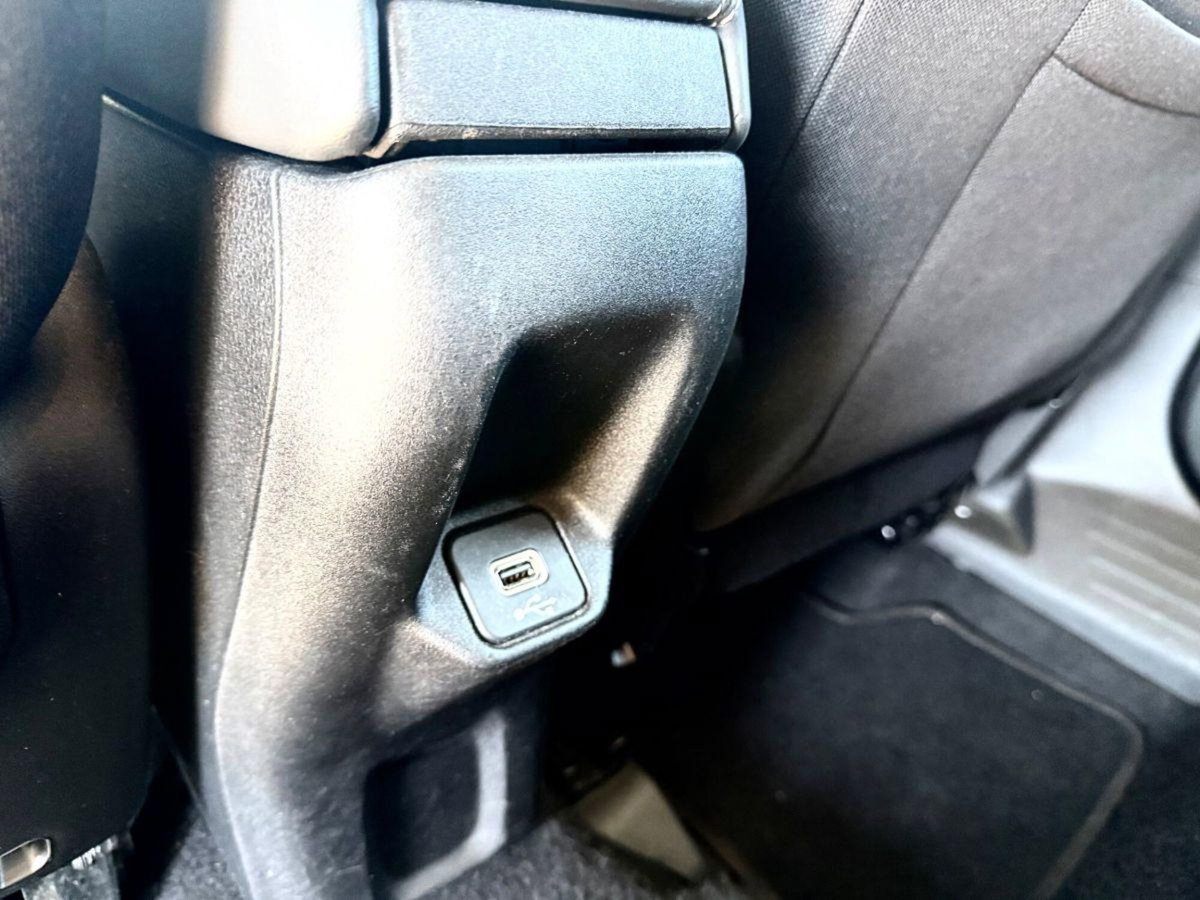 Jeep Renegade 1.6 Mjt 120 CV Limited (19)