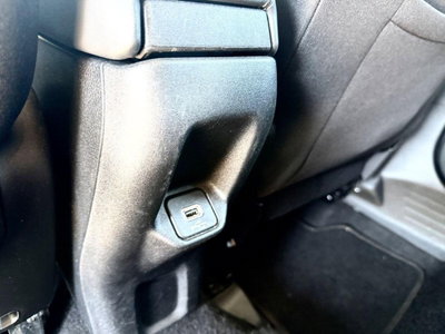 Jeep Renegade 1.6 Mjt 120 CV Limited (19)