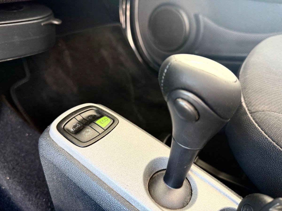 smart Fortwo 1000 52 kW MHD coupé passion (13)