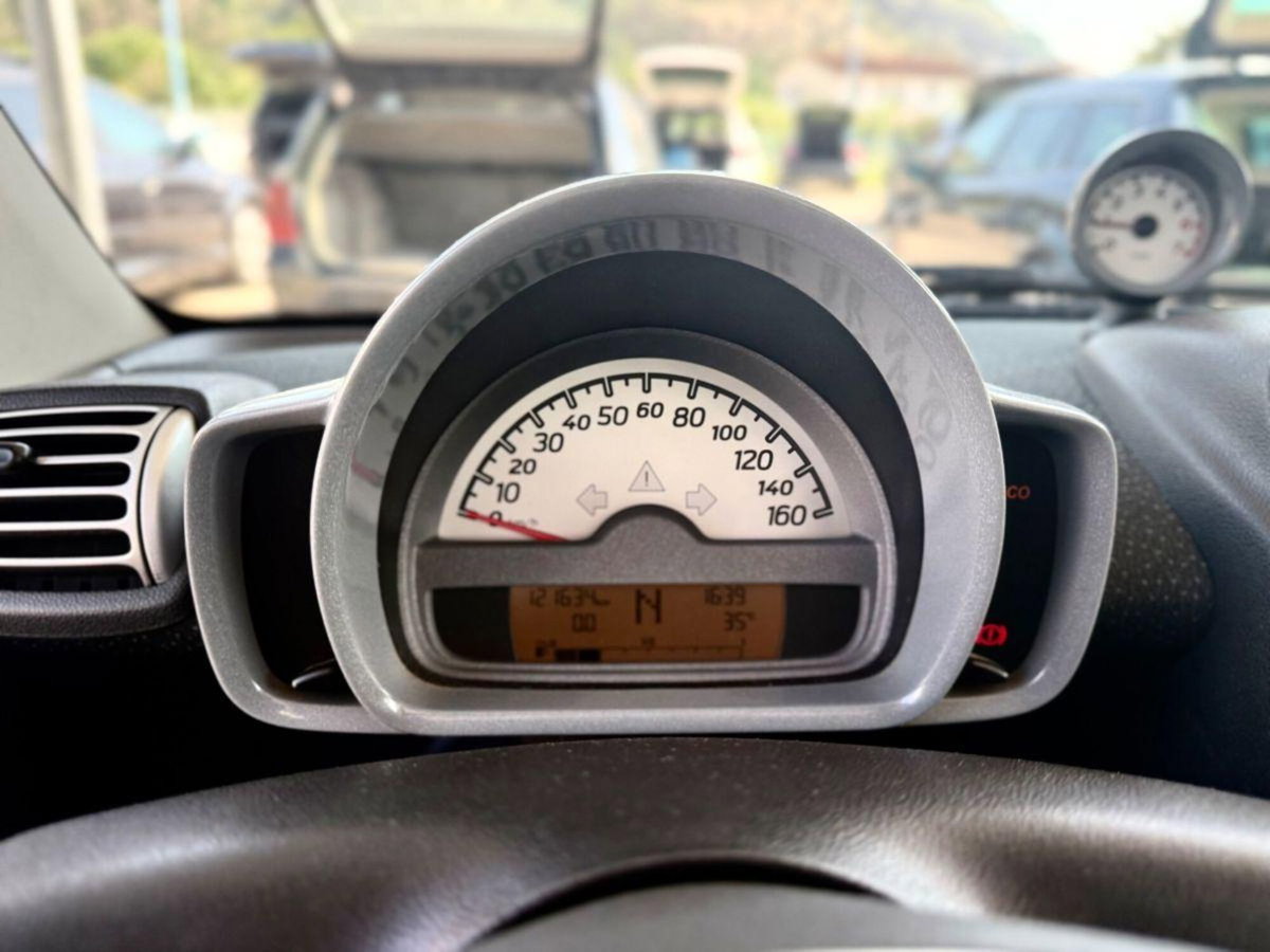 smart Fortwo 1000 52 kW MHD coupé passion (17)