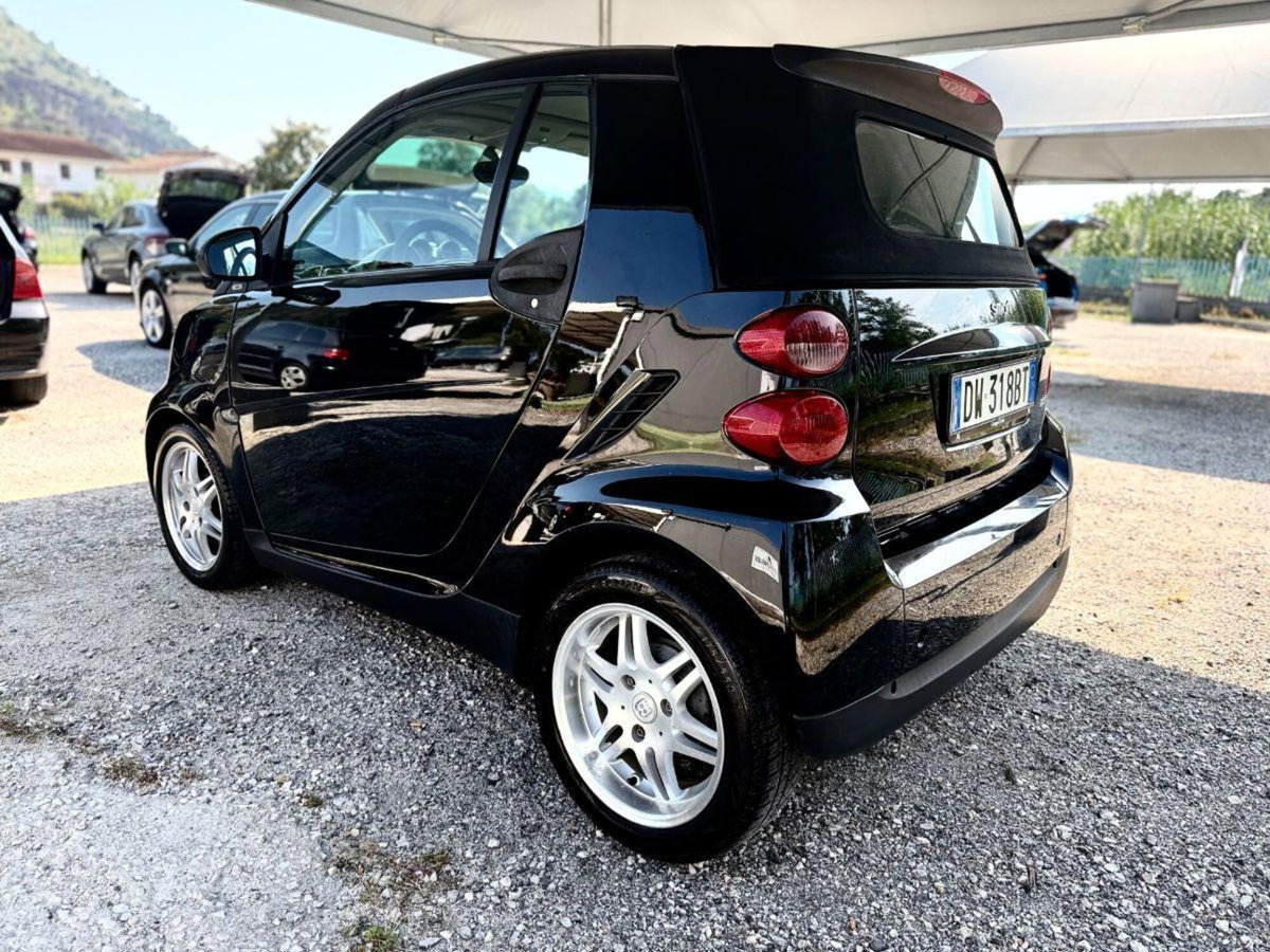 smart Fortwo 1000 52 kW MHD coupé passion (9)