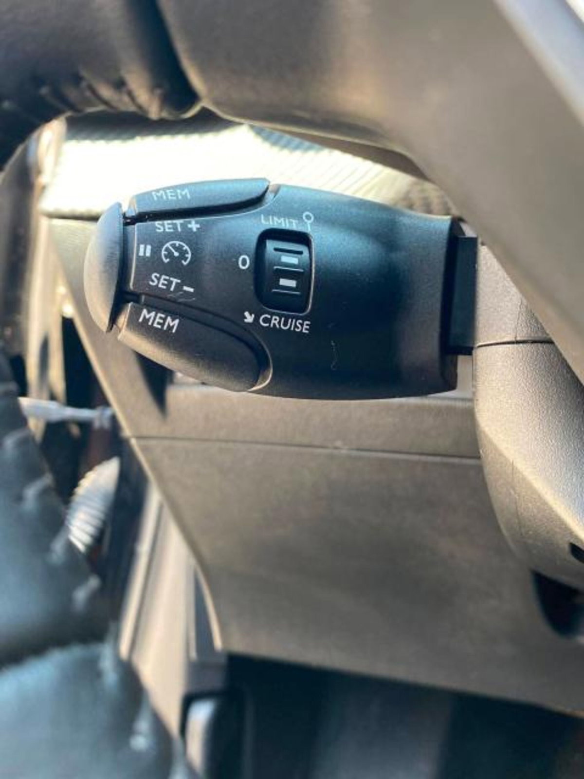 Peugeot 208 PureTech 100 Stop&Start 5 porte GT (14)