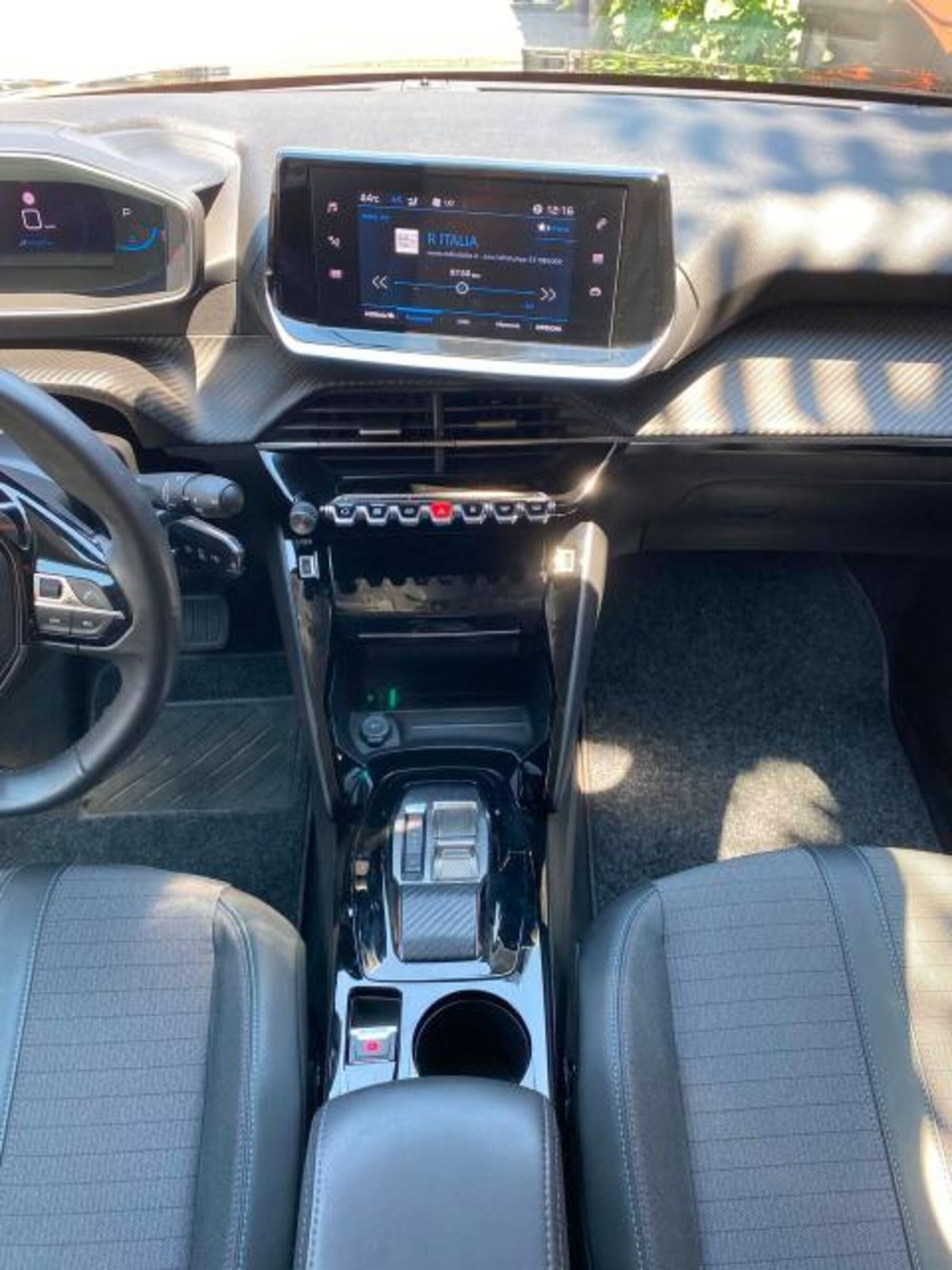 Peugeot 208 PureTech 100 Stop&Start 5 porte GT (9)