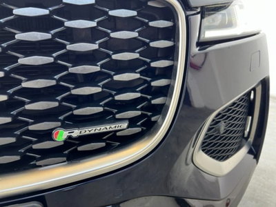 Jaguar F-Pace 2.0 250 CV AWD aut. R-Dynamic SE (17)