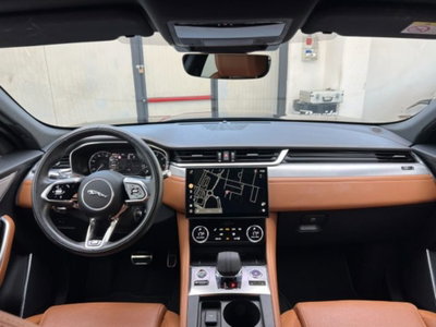 Jaguar F-Pace 2.0 250 CV AWD aut. R-Dynamic SE (5)