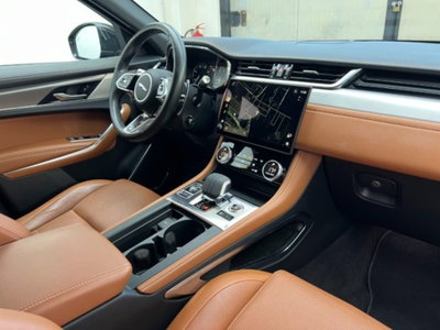 Jaguar F-Pace 2.0 250 CV AWD aut. R-Dynamic SE (6)