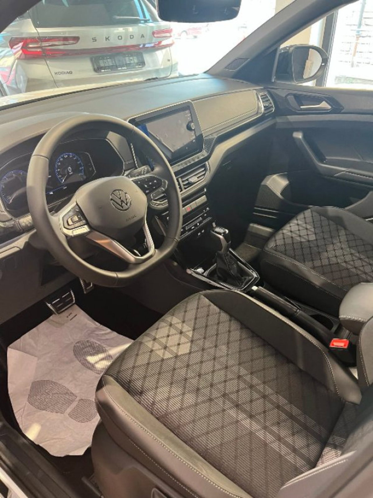 Volkswagen T-Cross 1.0 tsi R-Line 115cv dsg (11)