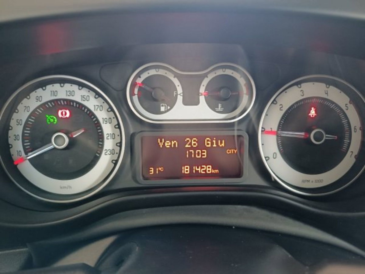 Fiat 500L 1.6 Multijet 105 CV Lounge (18)