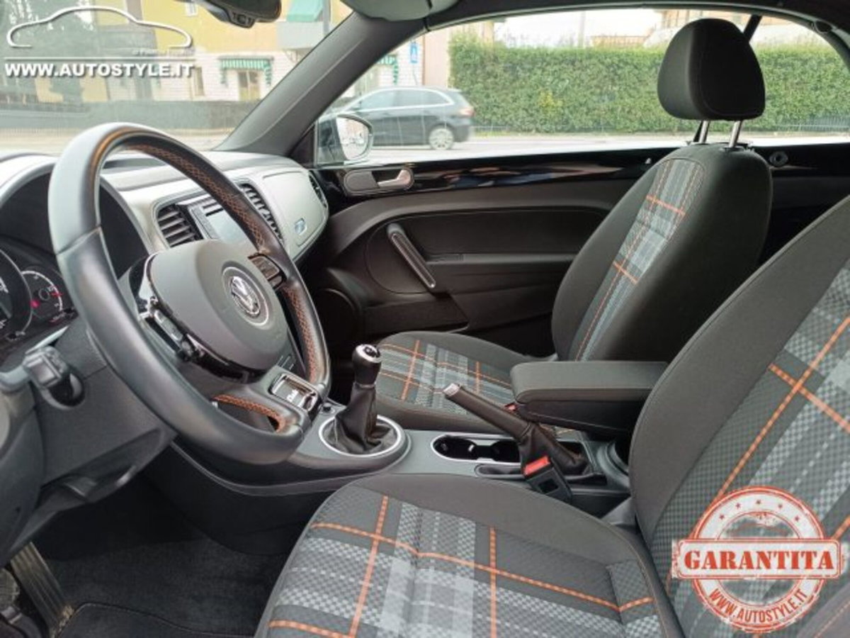 Volkswagen Maggiolino Cabrio 2.0 TDI Design BlueMotion Technology (12)