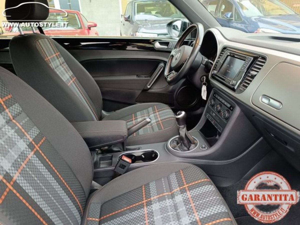 Volkswagen Maggiolino Cabrio 2.0 TDI Design BlueMotion Technology (15)