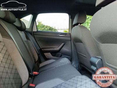 Volkswagen Taigo 1.0 TSI 110 CV DSG R-Line (15)