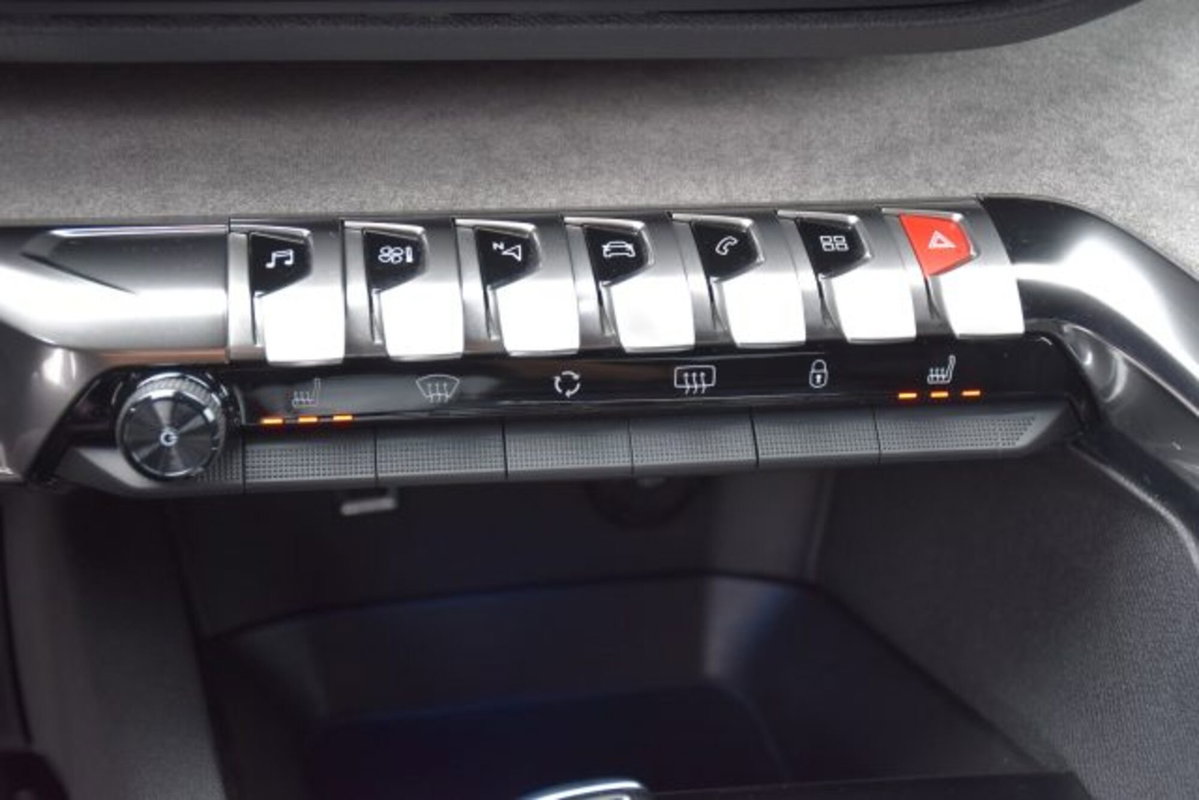 Peugeot 3008 BlueHDi 130 S&S EAT8 GT Pack (16)