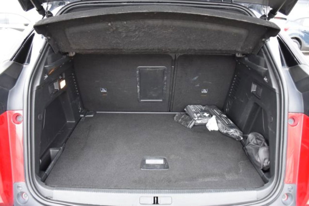 Peugeot 3008 BlueHDi 130 S&S EAT8 GT Pack (20)