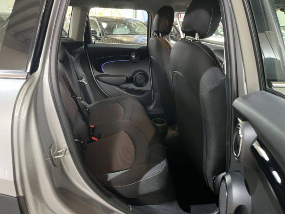 MINI Mini 1.5 Cooper 5 porte (19)