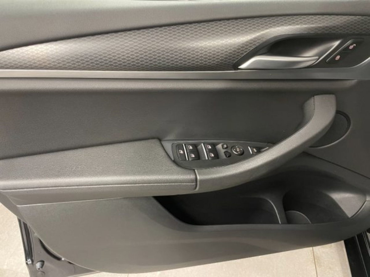 BMW X3 xdrive20d mhev 48V auto (12)