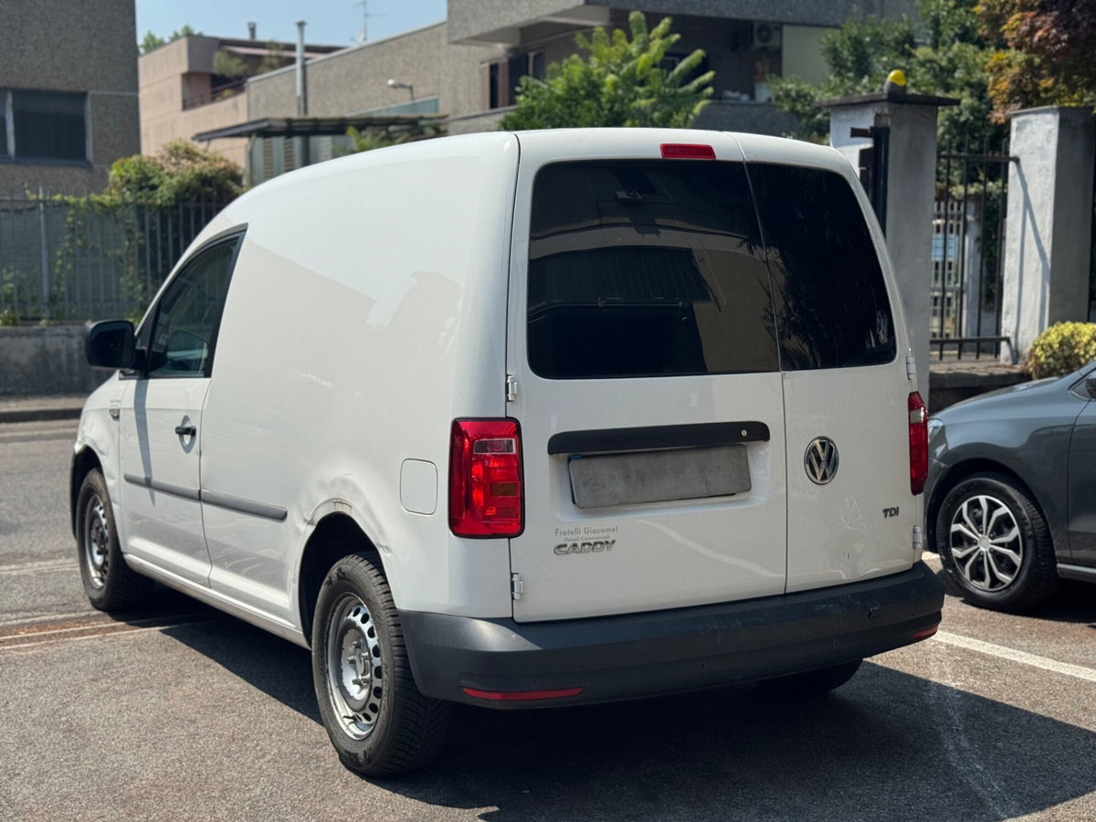 Volkswagen Caddy 2.0 TDI 102 CV (12)