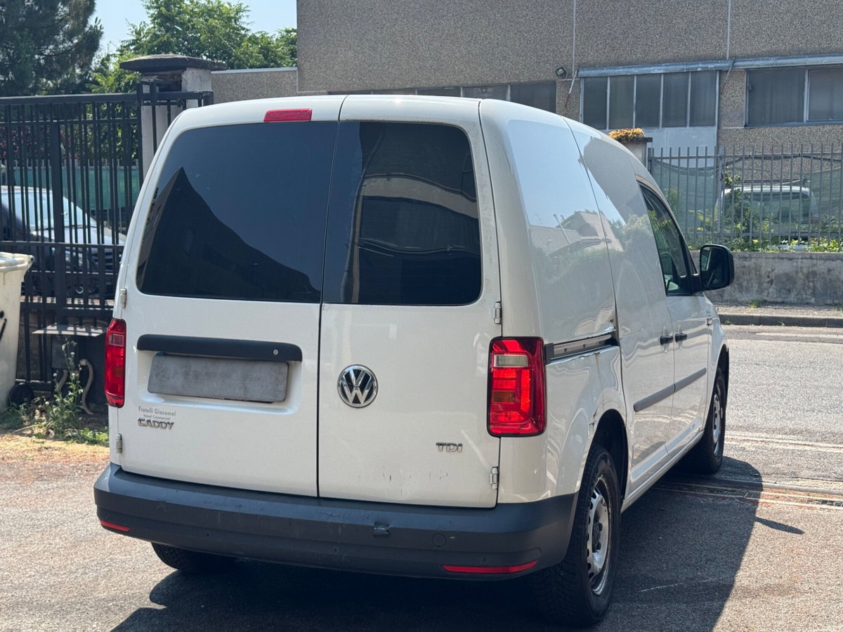 Volkswagen Caddy 2.0 TDI 102 CV (3)