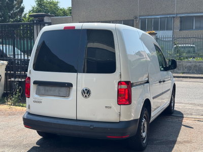 Volkswagen Caddy 2.0 TDI 102 CV (3)