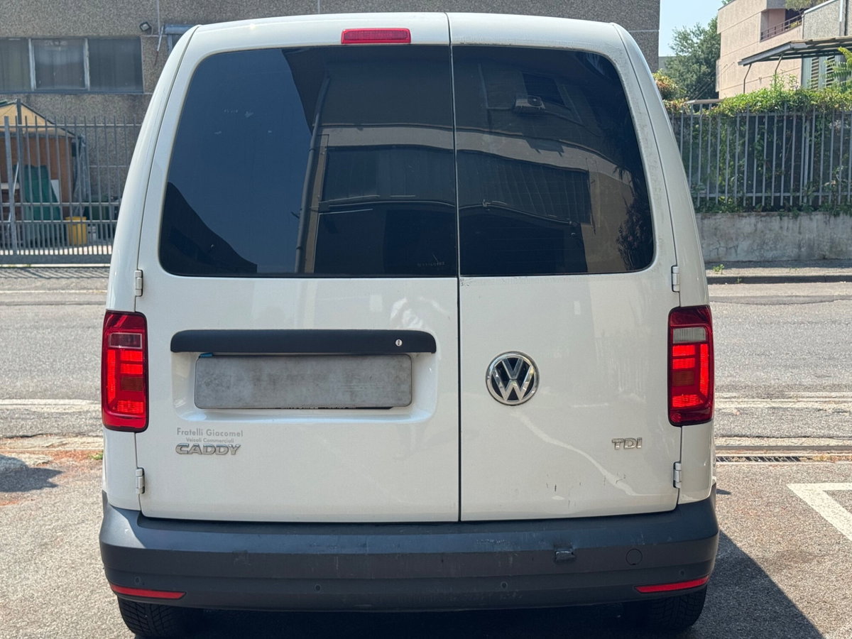 Volkswagen Caddy 2.0 TDI 102 CV (5)